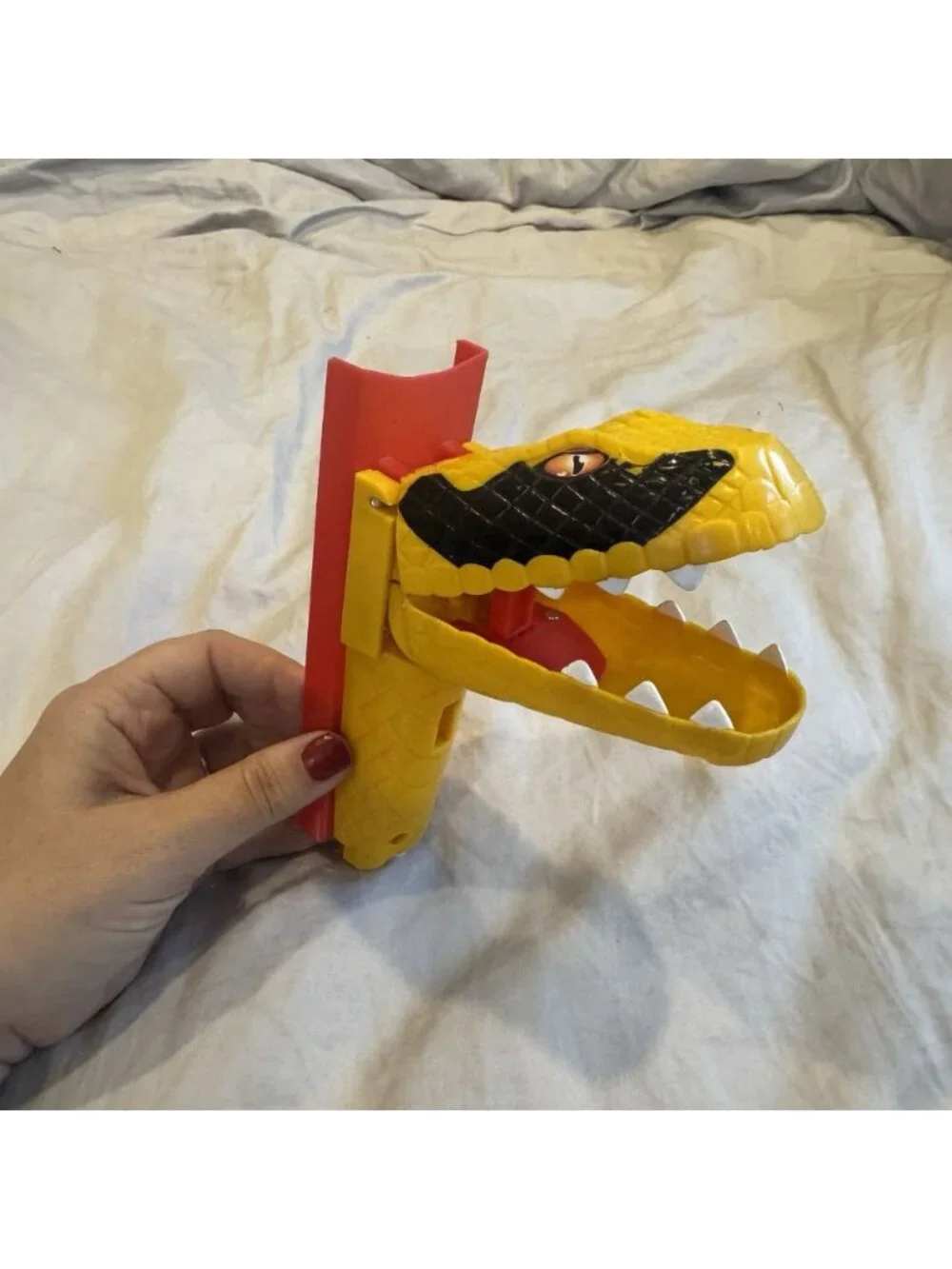 VTG Hot Wheels Snake Head Yellow Snake Yellow Eyes Mystery Snake 90’s Y2K *read*